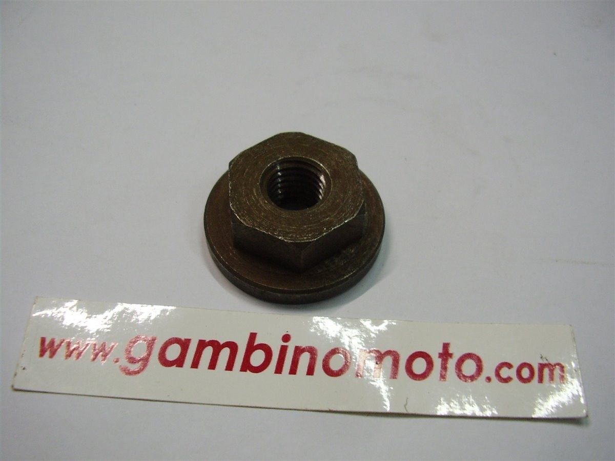 DADO ASSE FRESA MOTOZAPPA 14X2/4 CHIAVE DA 27MM