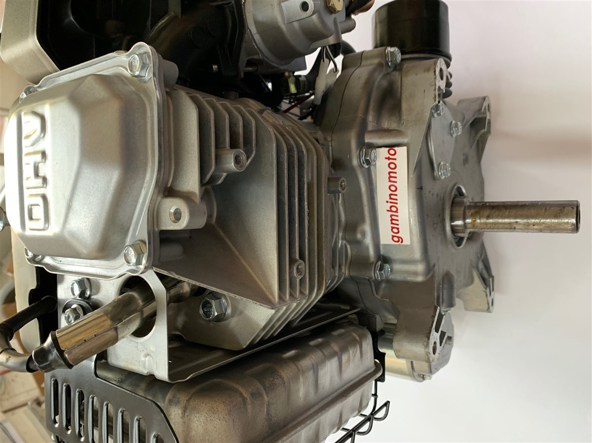 MOTORE BENZINA ZANETTI 5,14 HP ZBMV 440 L8 4 TEMPI ALBERO CILINDRICO MM25,4x80,26  APPLICAZIONE TRATTORINO   Motore monocilindrico 4 tempi, OHV, albero verticale, raffreddato ad aria.  APPLICAZIONE TRATTORINO    Albero cilindrico diametro  MM25,4x80,26  –