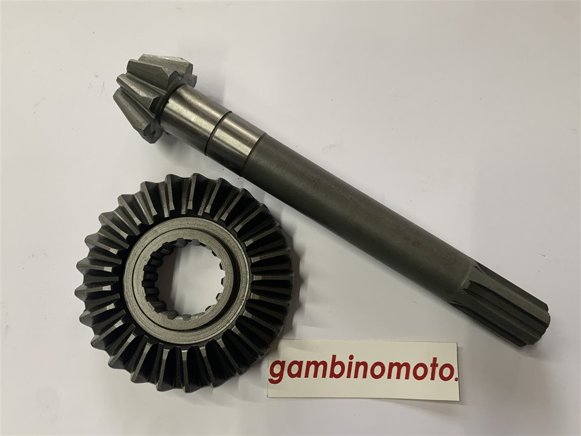 COPPIA CONICA MOTOCOLTIVATORE SEP 1300 DENTI PIGNONE 8 DENTI CORONA 25 LUNGHEZZA PIGNONE MM 182   CIRCONFERENZA  ESTERNA CORONA MM90