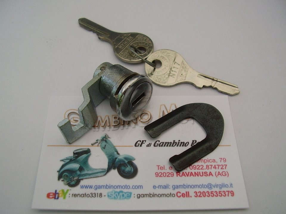 SERRATURA COFANO LATERALE VESPA 125 VNB1 VNB2 VNB3 VNB4 VNB5 VNB6