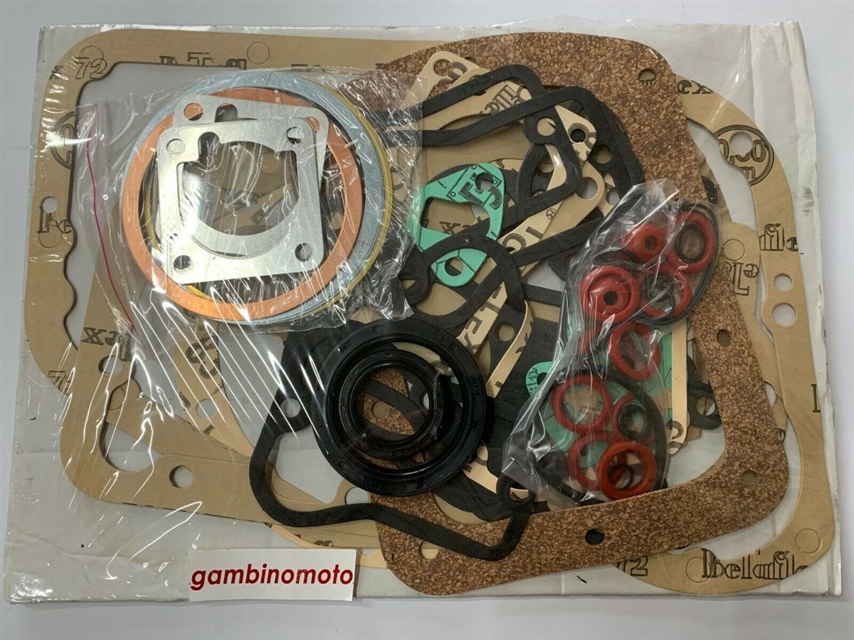 GUARNIZIONI MOTORE COMPLETO LOMBARDINI LDA673 COMPLETO DI GOMMINI  IL KIT NON INCLUDE I PARAOLI 