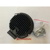 Faro da lavoro a led tondo 110x128mm 10-30V 24W 1440LM 8 LED (Epistar) IP67, Consumo di corrente: 1,8A a 12V; 0,9A a 24V, Temperatura colore: 6000K, Pre-cablato: 40-60cm, Corpo in alluminio, Lente in PC, Staffa di fissaggio in acciaio inossidabile, Flusso