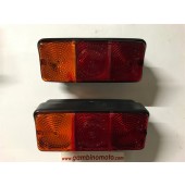 COPPIA FANALI POSTERIORI ROSSO-ARANCIO COMPLETI , A 3 LUCI ( POSIZIONE - DIREZIONE -STOP) CON CATADRIOTTO APPROVATO , ATTACCO A 2 BULLONI , UNO CON E L'ALTRO SENZA FINESTRELLA LUCE TARGA.    MOTOCARRI E MOTOFURGONI IN GENERE.